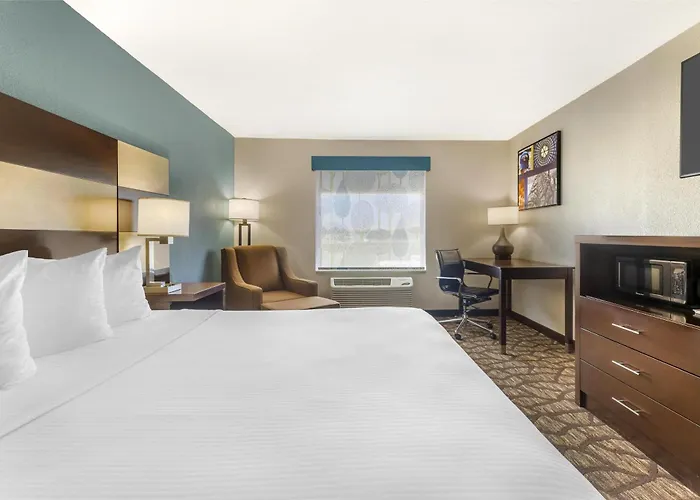 Western & 3* Joliet