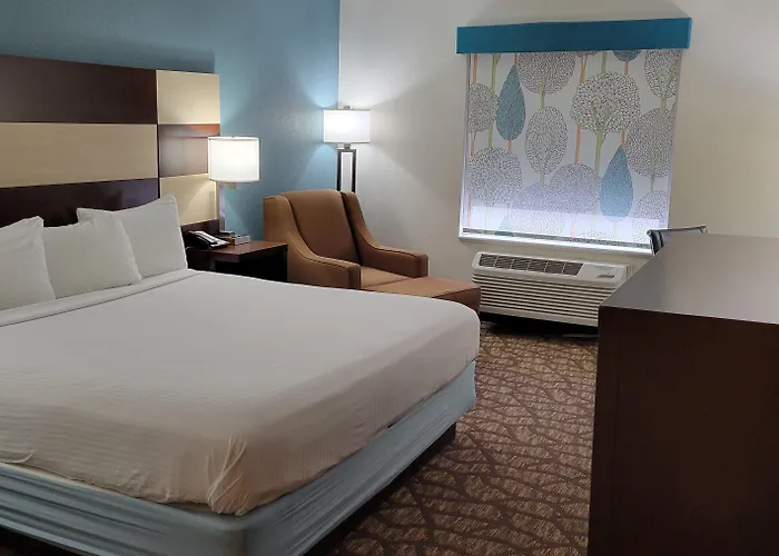 Western & Hotel 3*