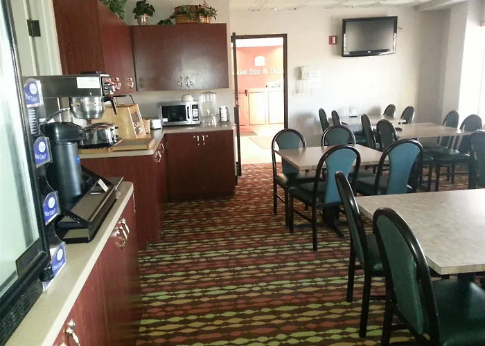 Western & Hotel 3*